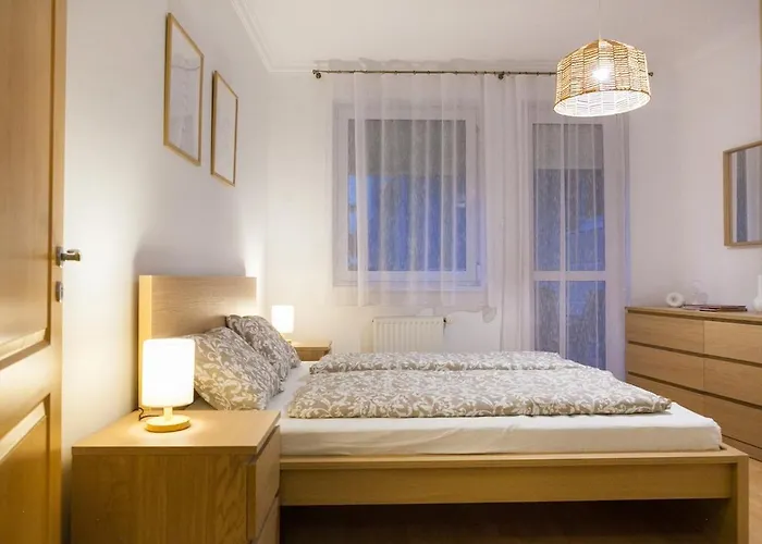 Bao An Center - Free Parking Apartament *