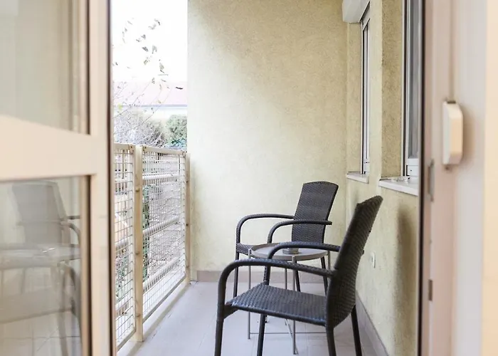 Bao An Center - Free Parking Apartament *